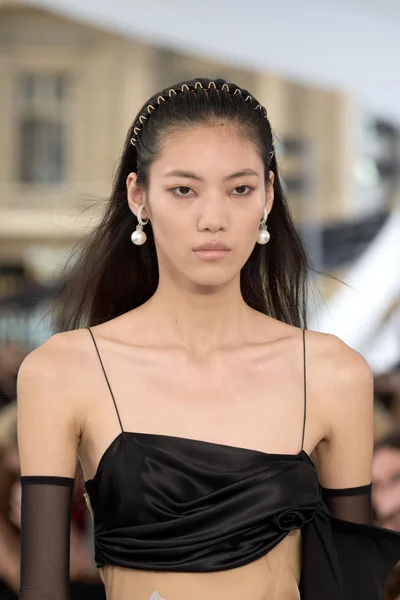 Look 10